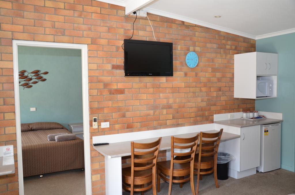 Warwick Motor Inn Стая снимка